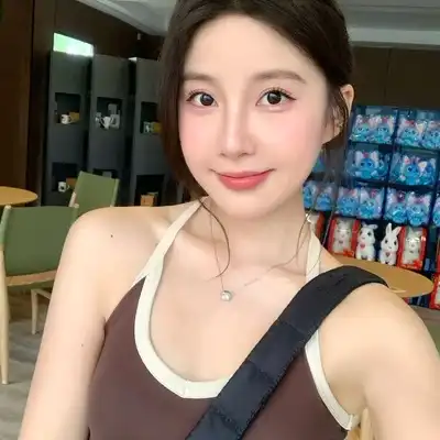 冯坤怡
